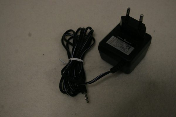 Verkkolaite 9V/0,8A